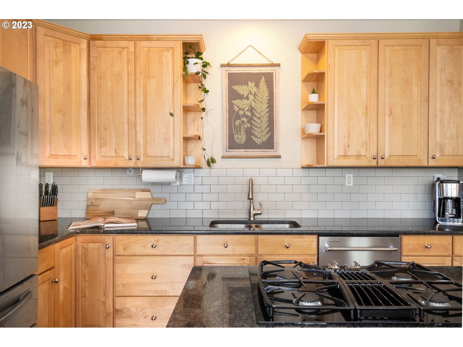 Photo #6: 23327028 Listing 