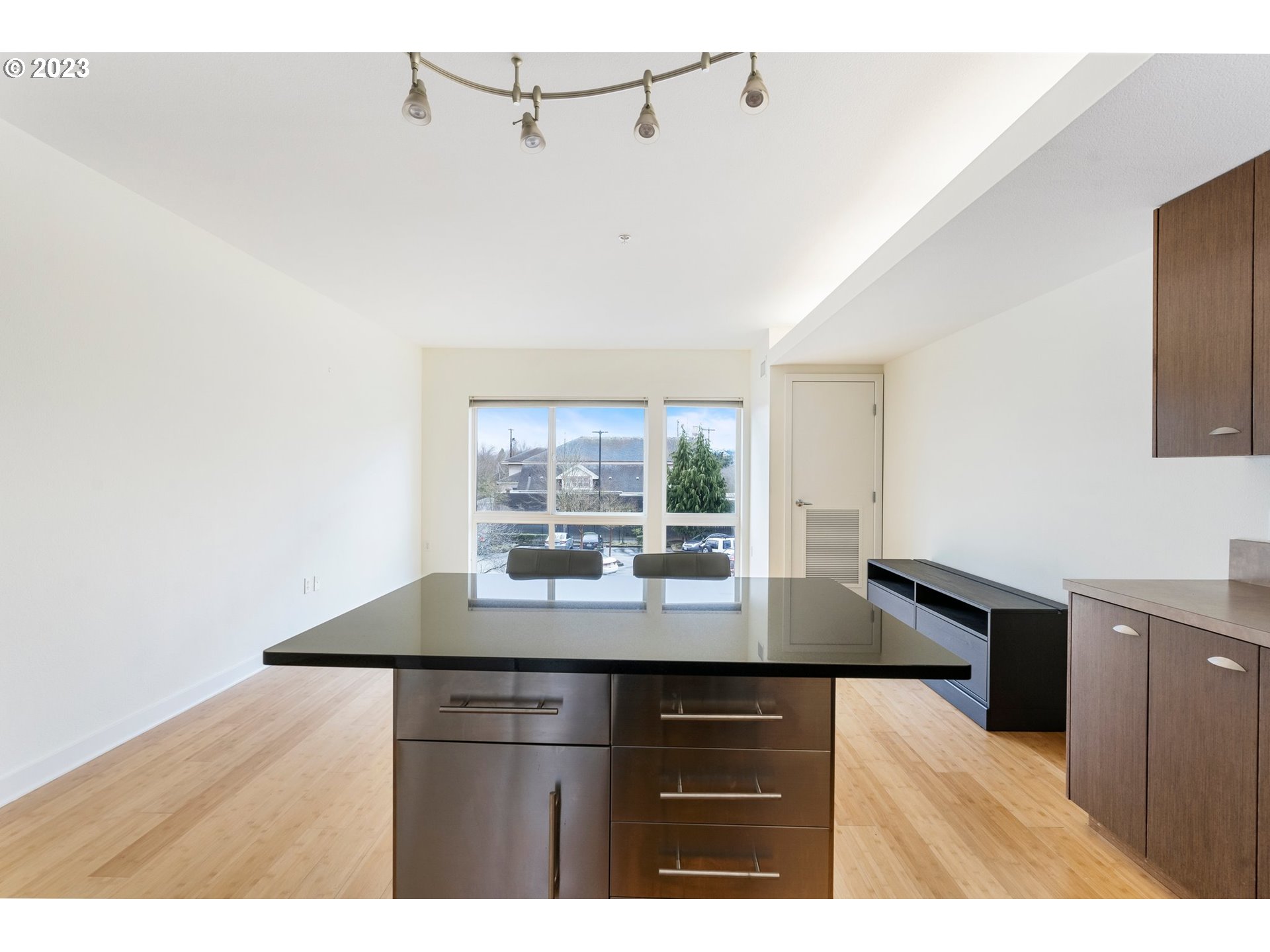 Photo #4: 23328956 Listing 