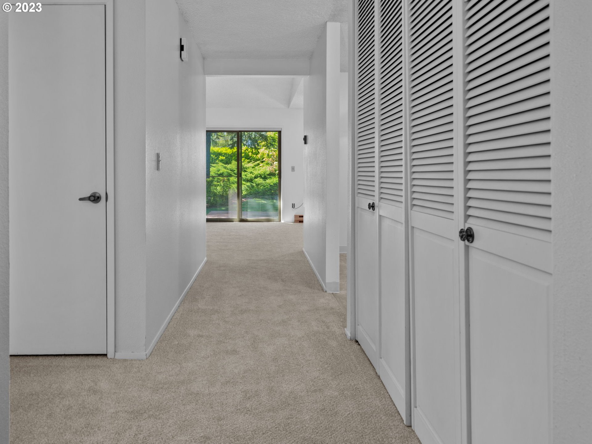 Photo #3: 23329819 Listing 