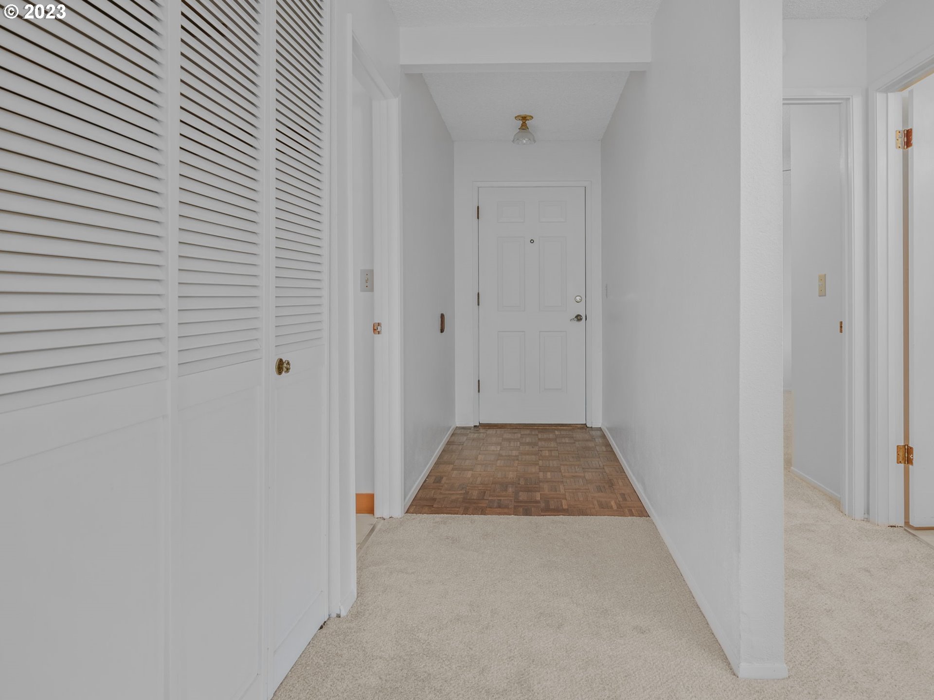 Photo #4: 23329819 Listing 