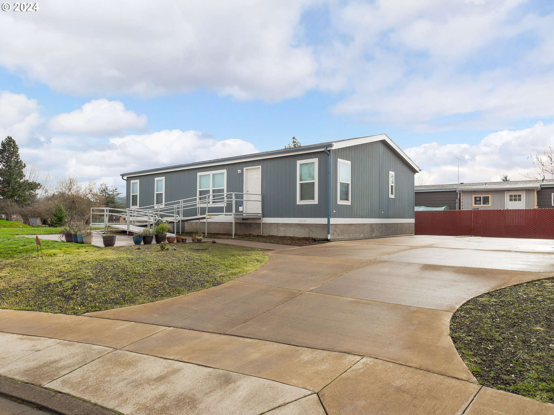 110 S PARK CT, ROSEBURG, OR 97471 Rogue Real Estate