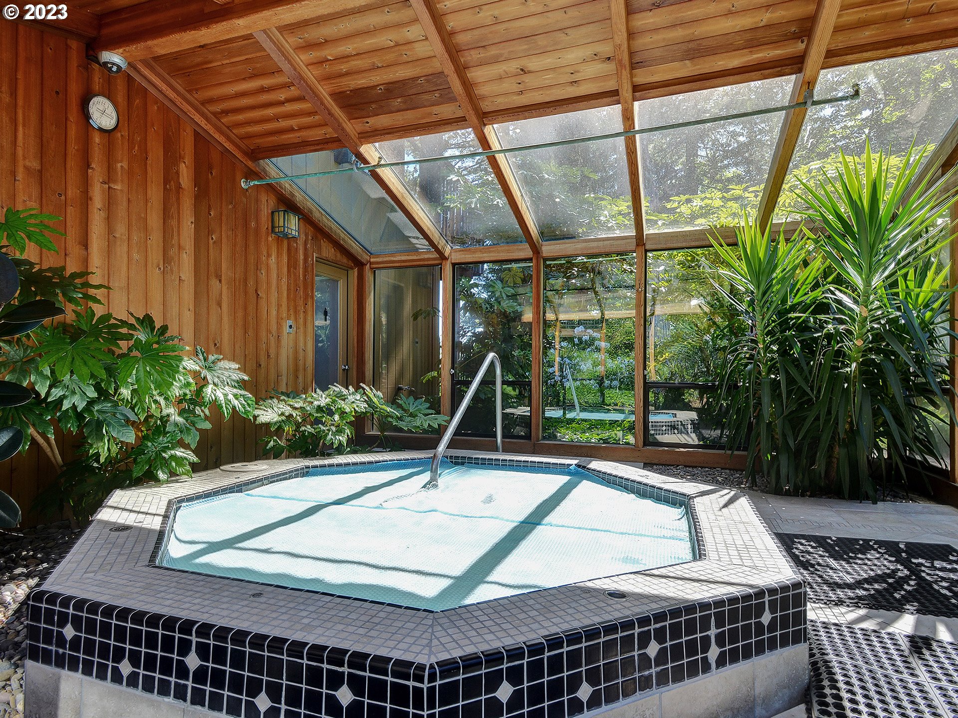 Photo #5: 23340774 Listing 