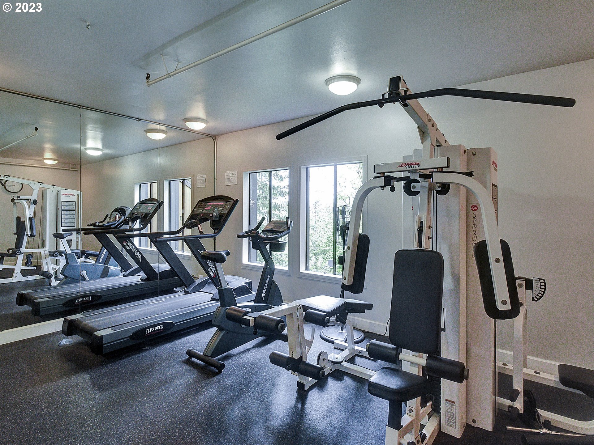 Photo #3: 23340774 Listing 