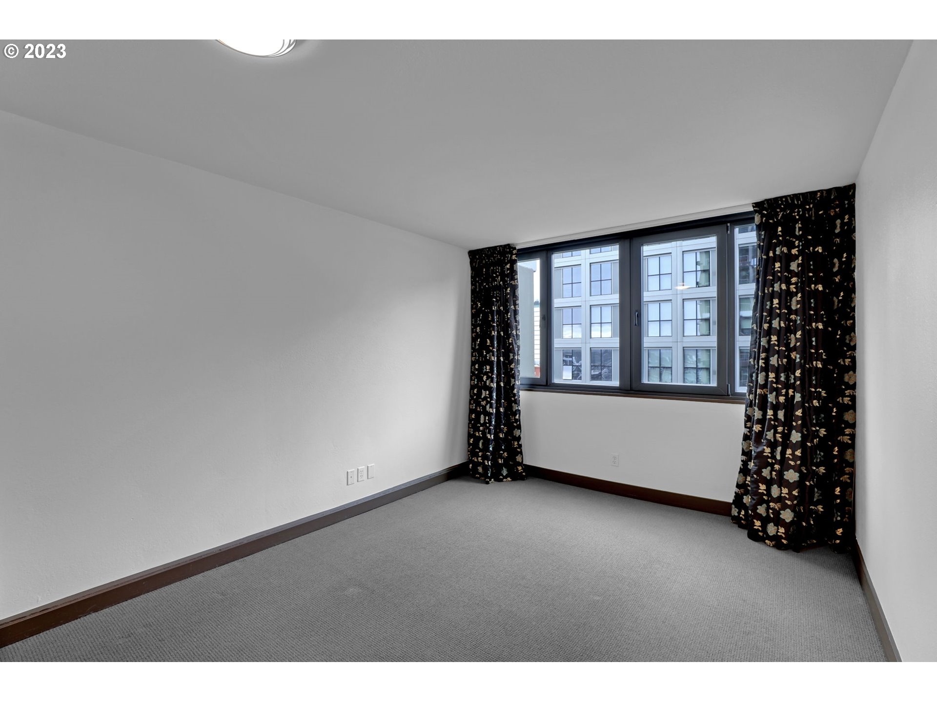 Photo #4: 23341400 Listing 