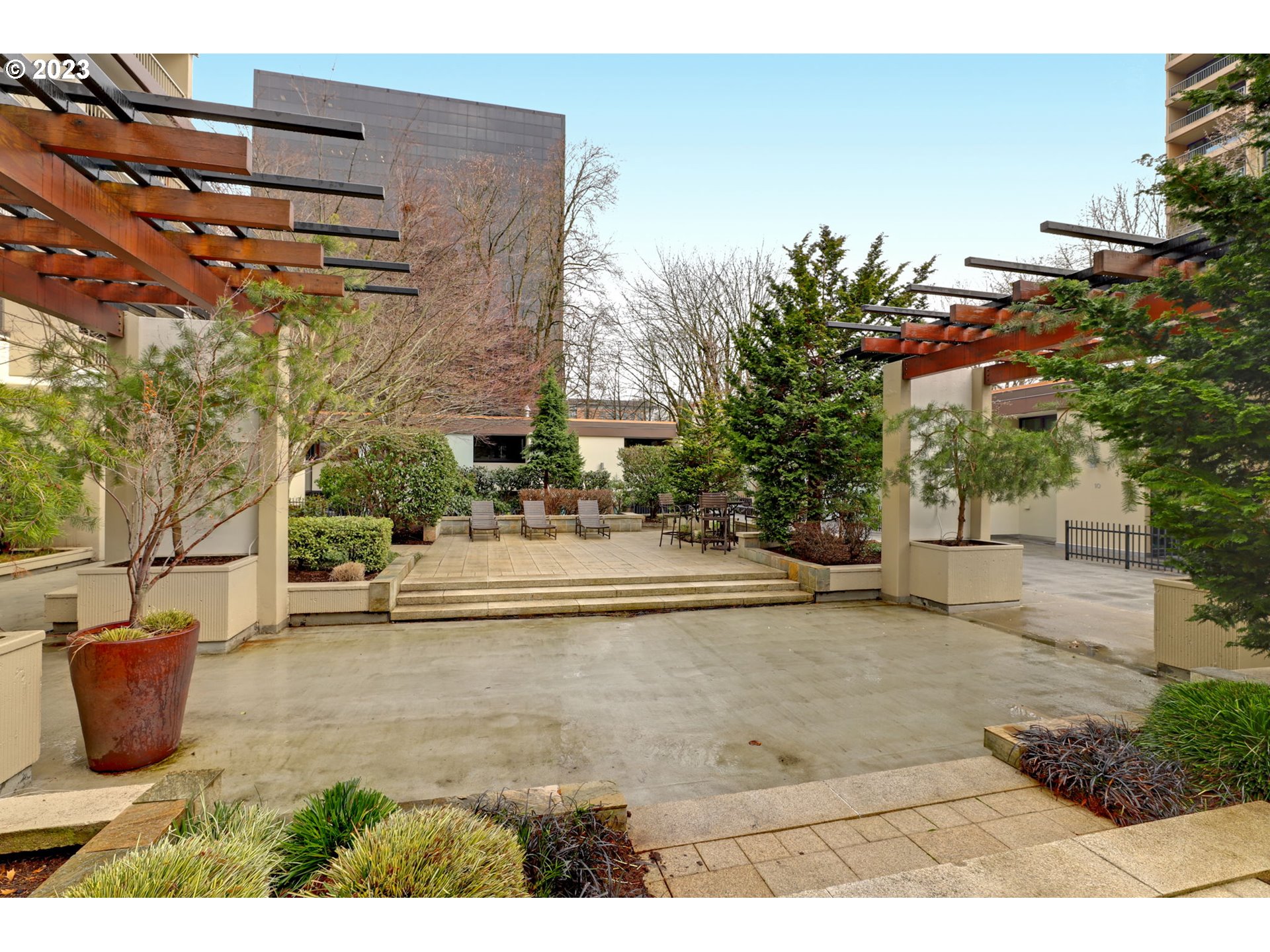Photo #5: 23341400 Listing 