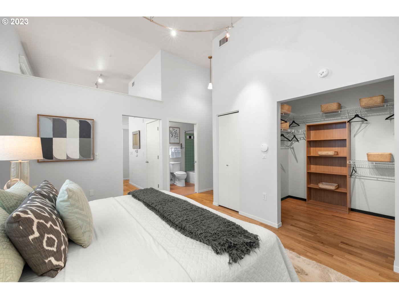 Photo #6: 23341474 Listing 