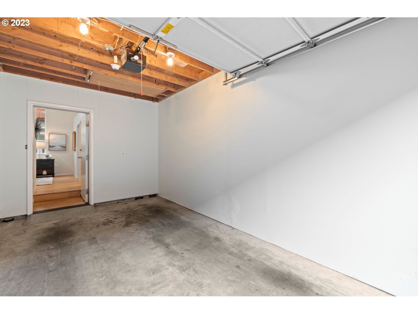Photo #2: 23341474 Listing 