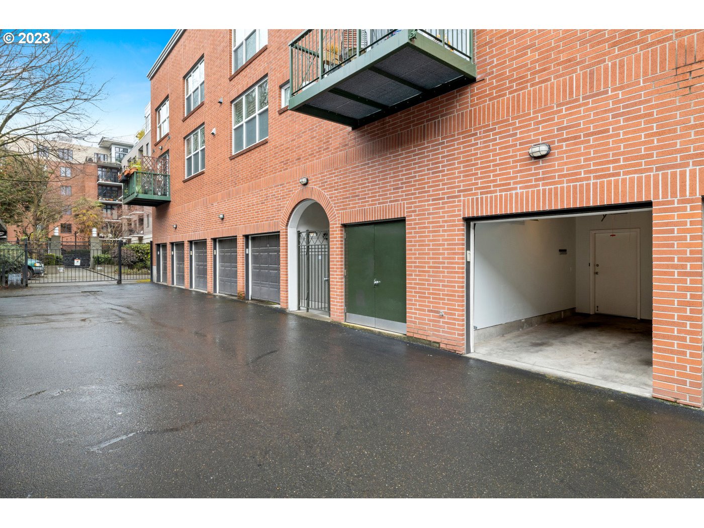 Photo #3: 23341474 Listing 