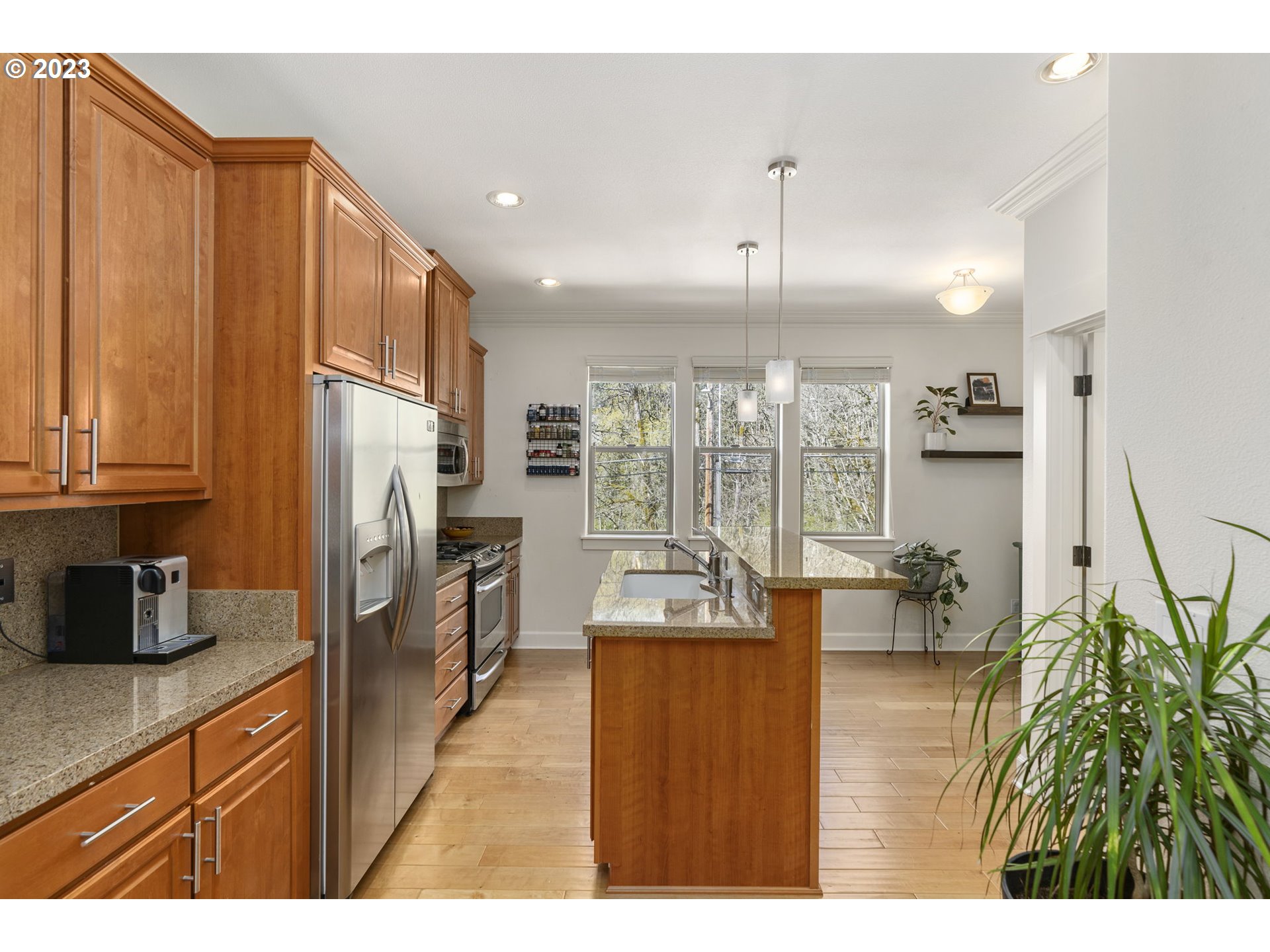 Photo #3: 23348581 Listing 