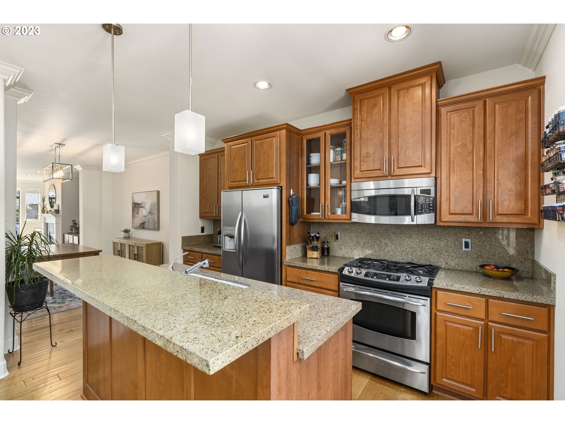 Photo #6: 23348581 Listing 