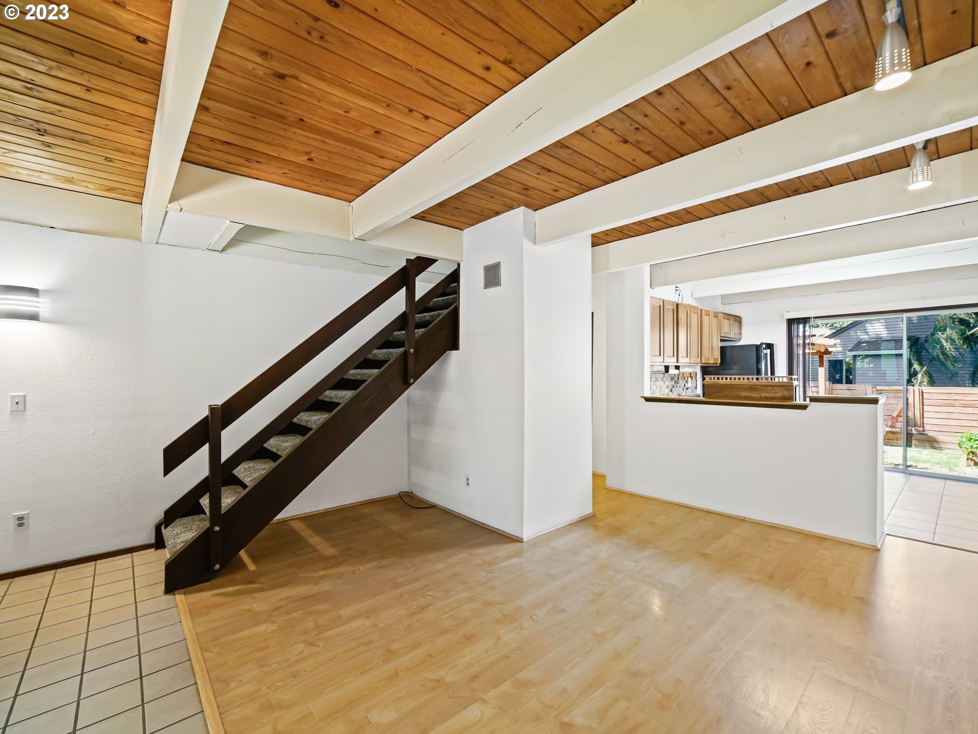 Photo #5: 23351288 Listing 