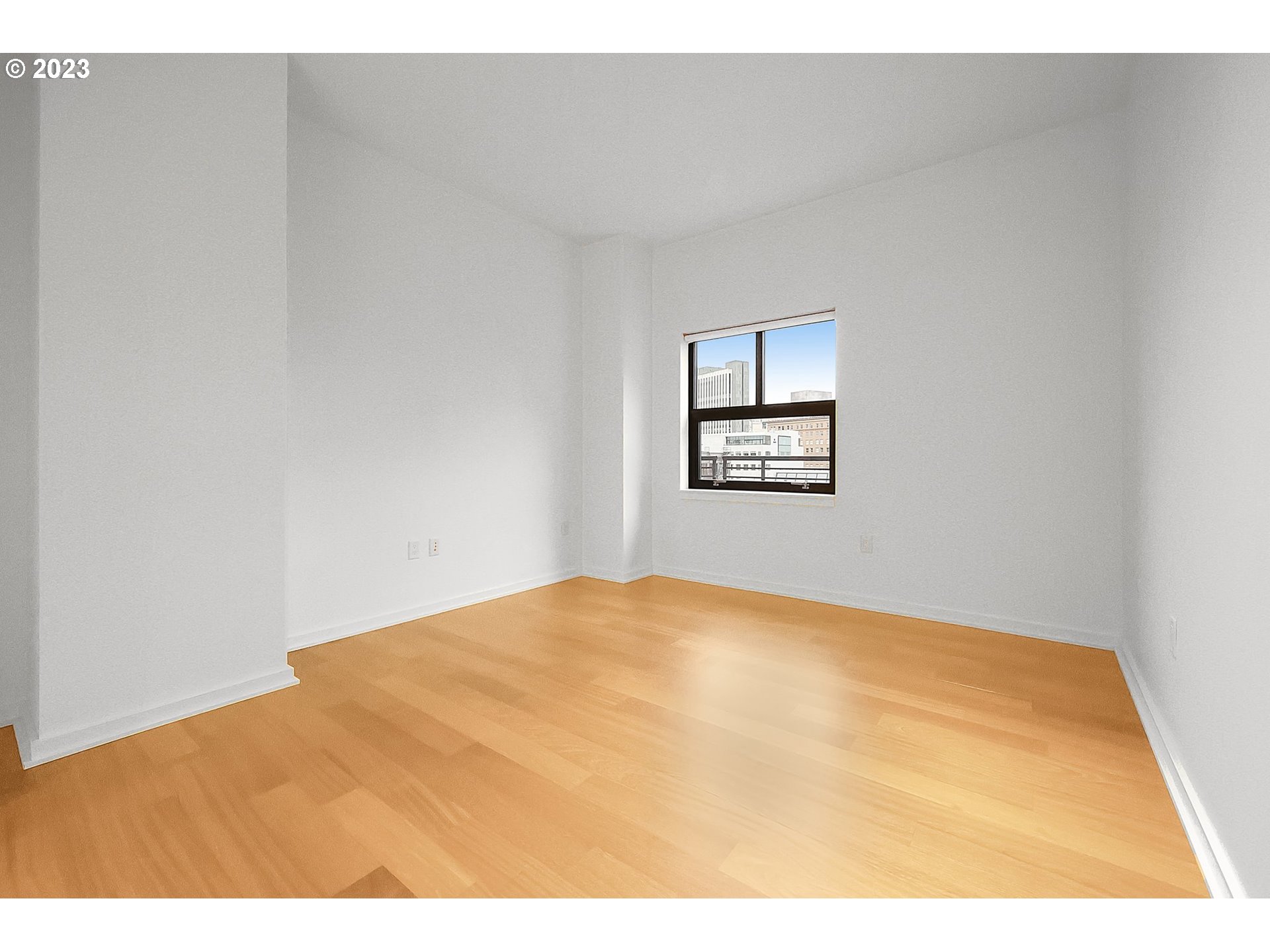 Photo #4: 23351378 Listing 