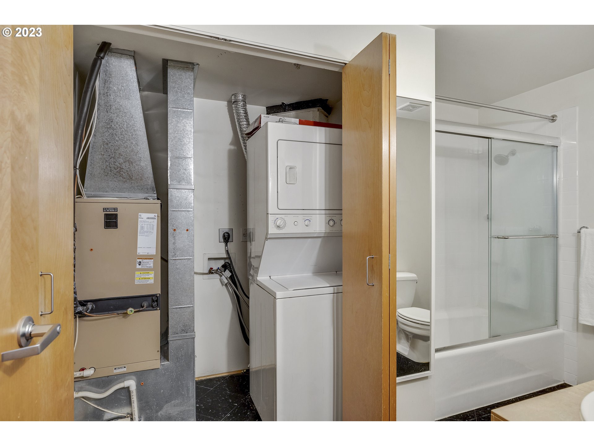 Photo #6: 23353294 Listing 