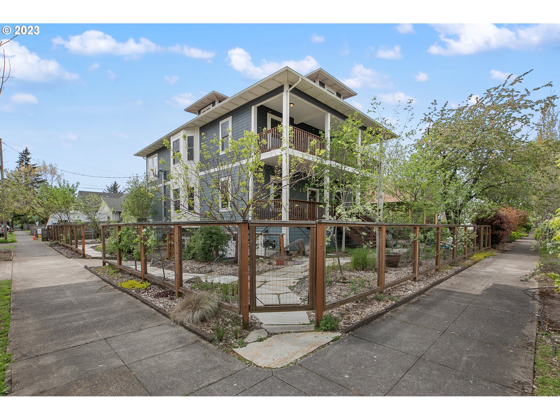 Photo #3: 23365424 Listing 