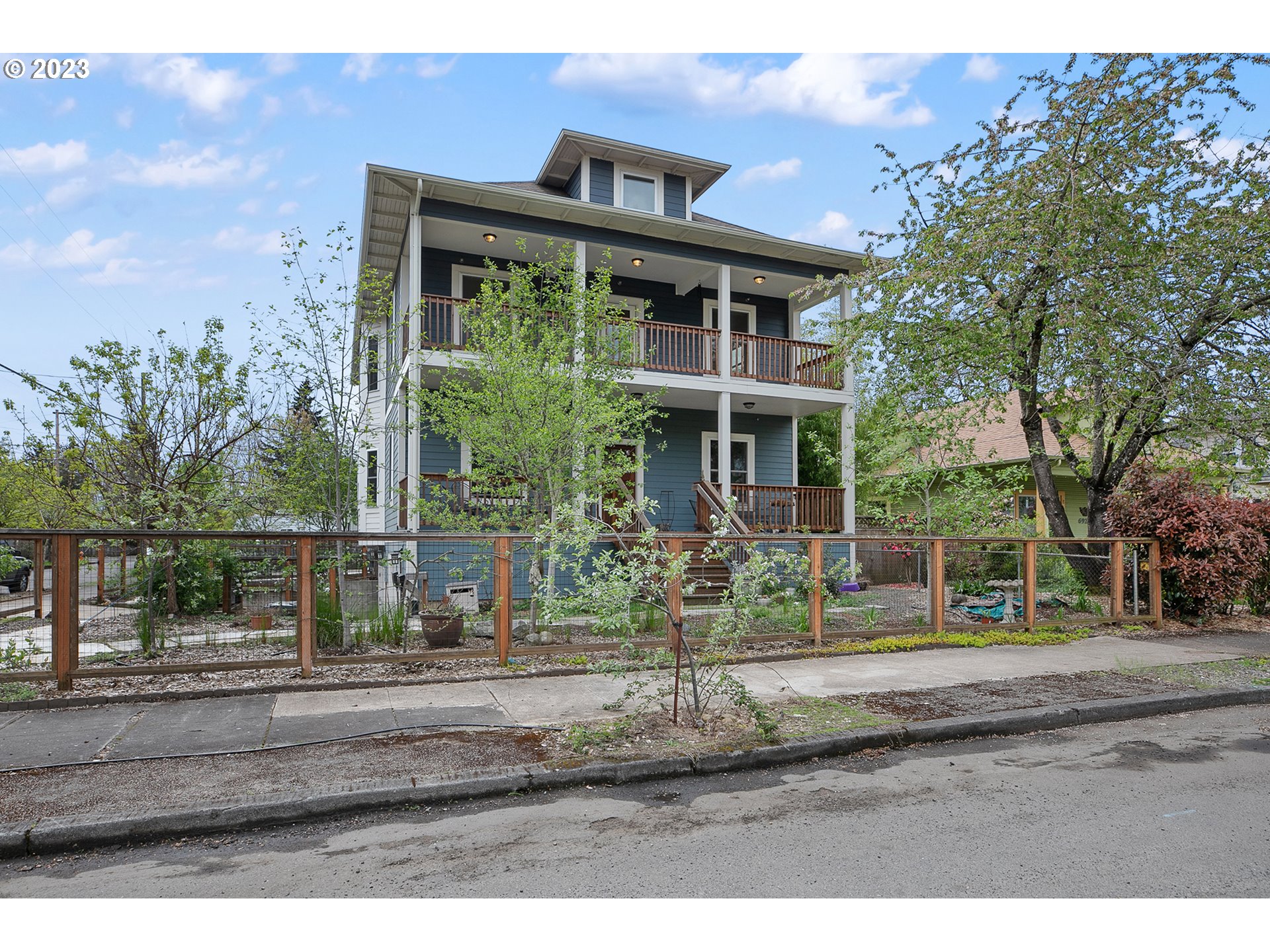 Photo #2: 23365424 Listing 