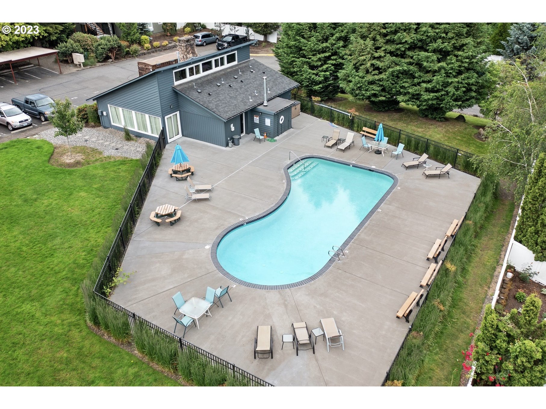 Photo #2: 23367338 Listing 