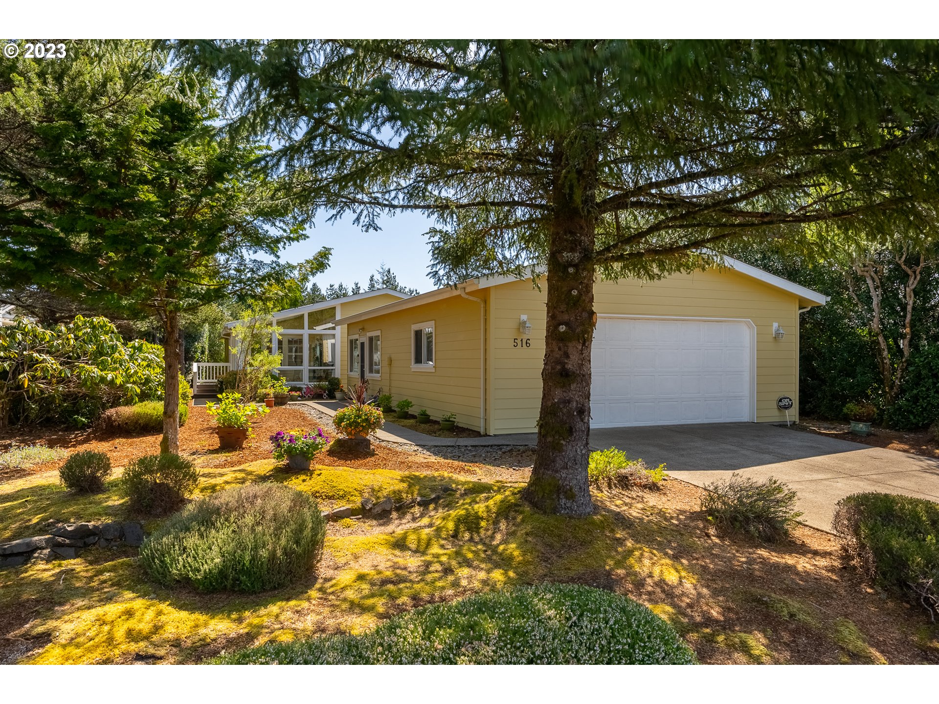 516 ROBIN LN, Florence, OR 97439