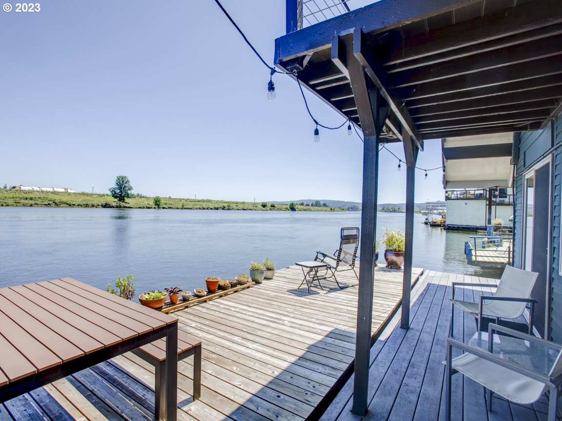 Floating Homes for Sale in Portland Oregon, Houseboats, Moorages, and