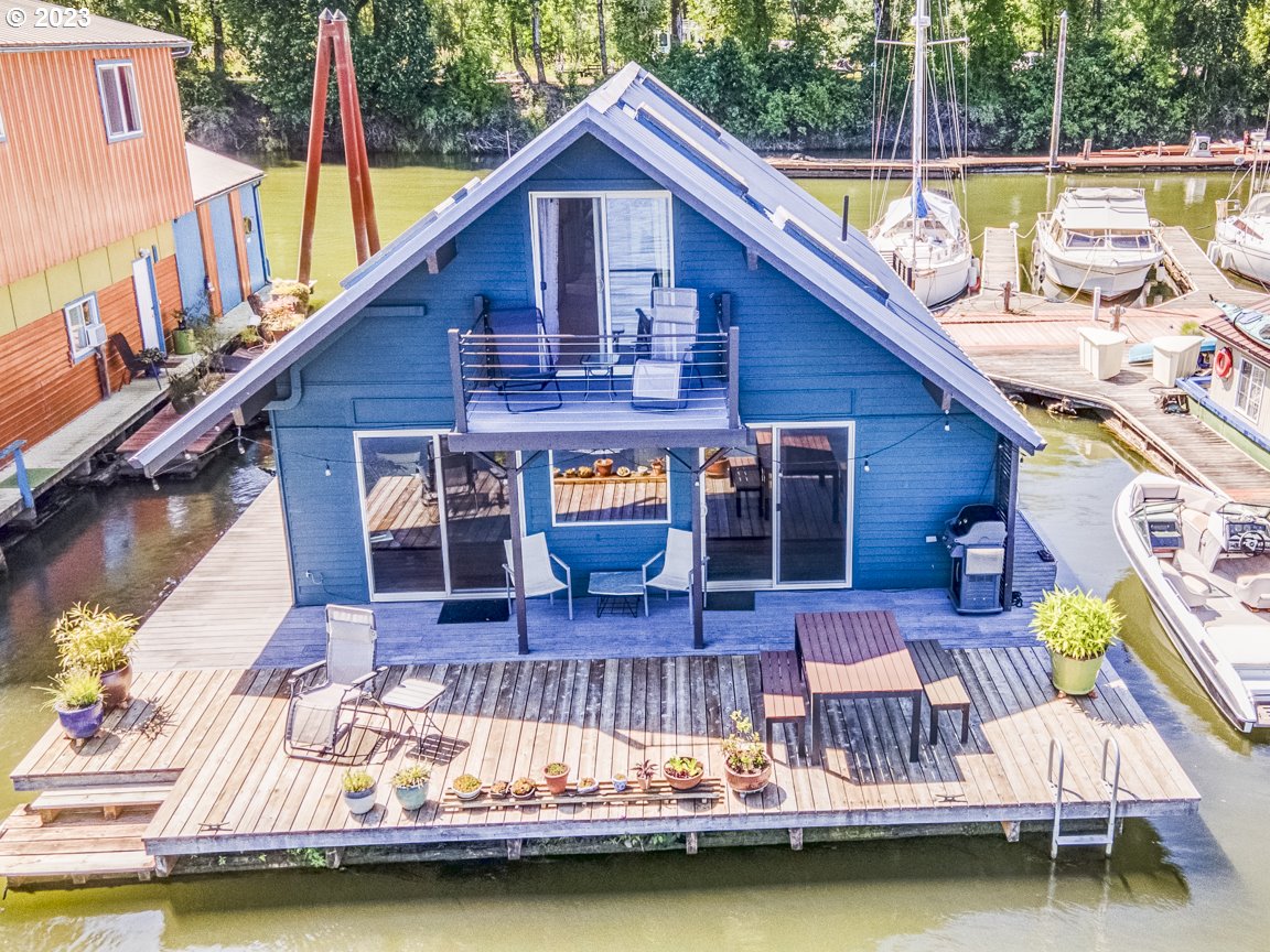 Floating Homes for Sale in Portland Oregon, Houseboats, Moorages, and