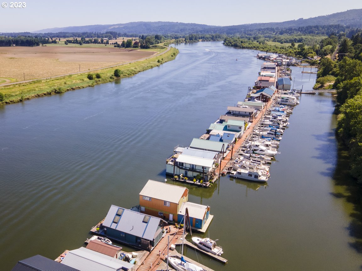 Floating Homes for Sale in Portland Oregon, Houseboats, Moorages, and
