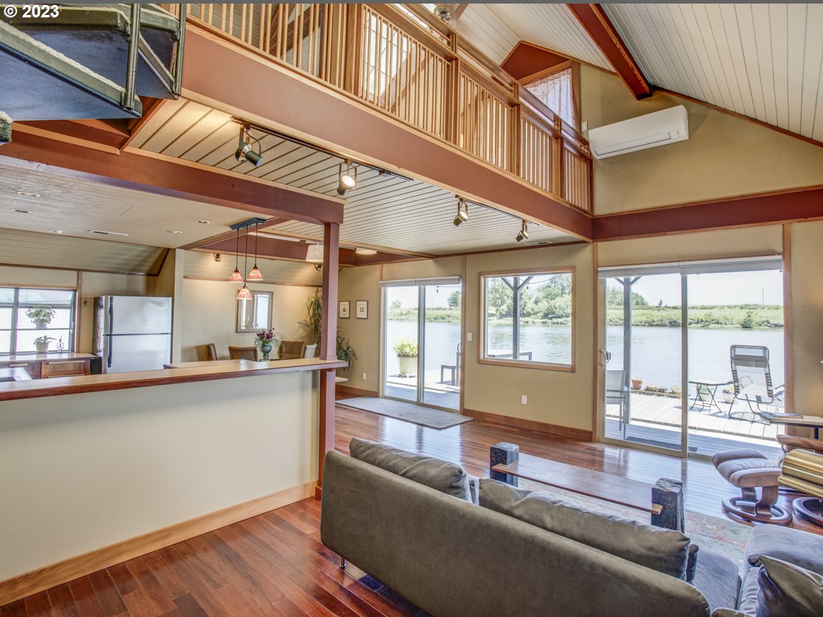 Floating Homes for Sale in Portland Oregon, Houseboats, Moorages, and