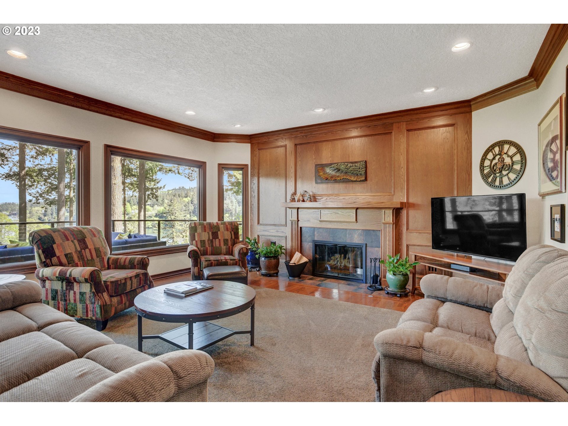 15575 VILLAGE DR Lake Oswego, OR 97034