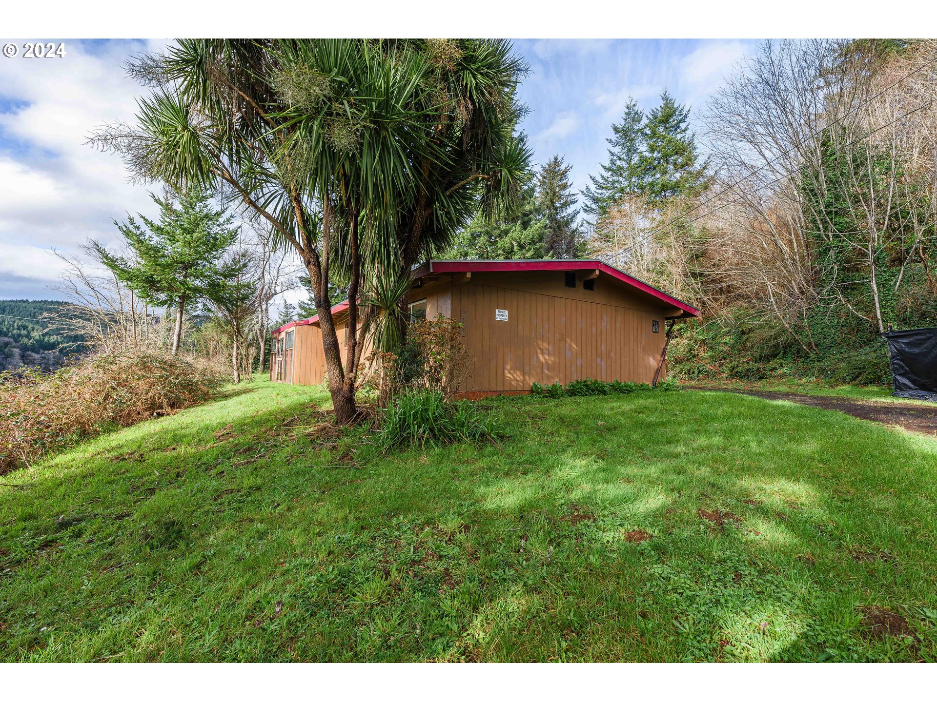 94505 GOLF COURSE LN, North Bend, OR 