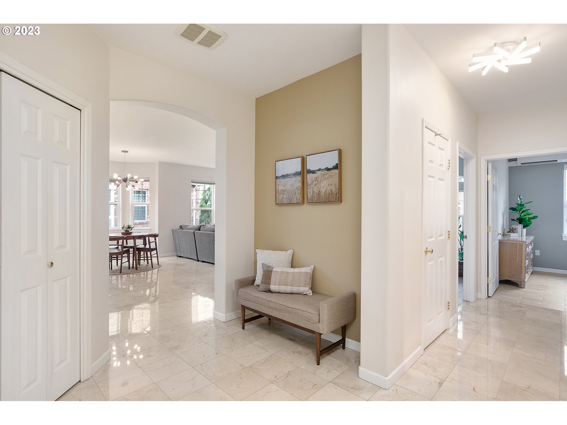 Photo #5: 23380928 Listing 