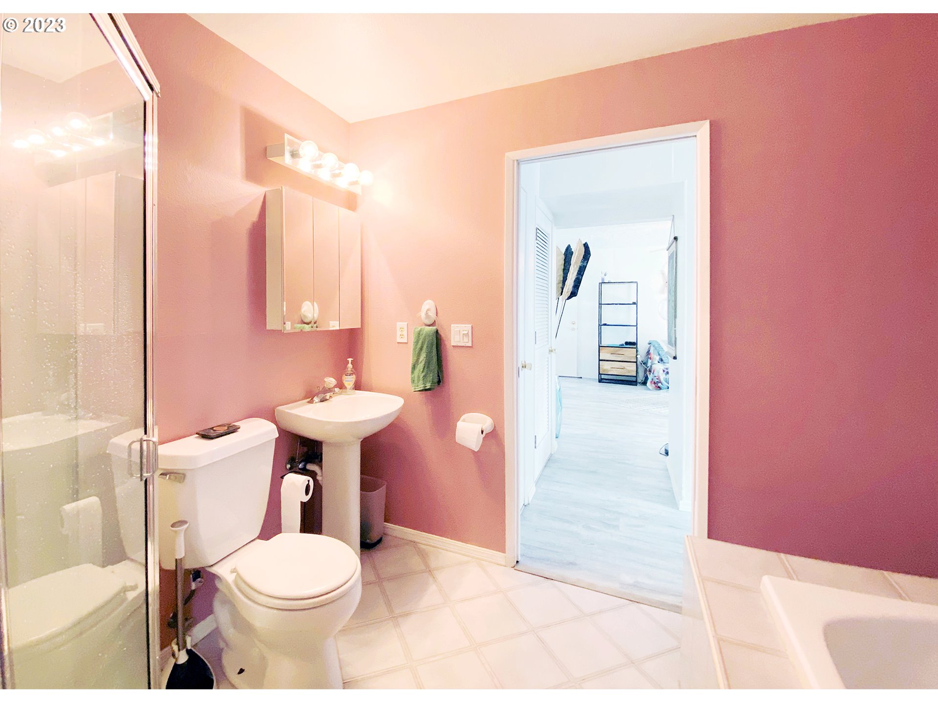 Photo #3: 23384445 Listing 
