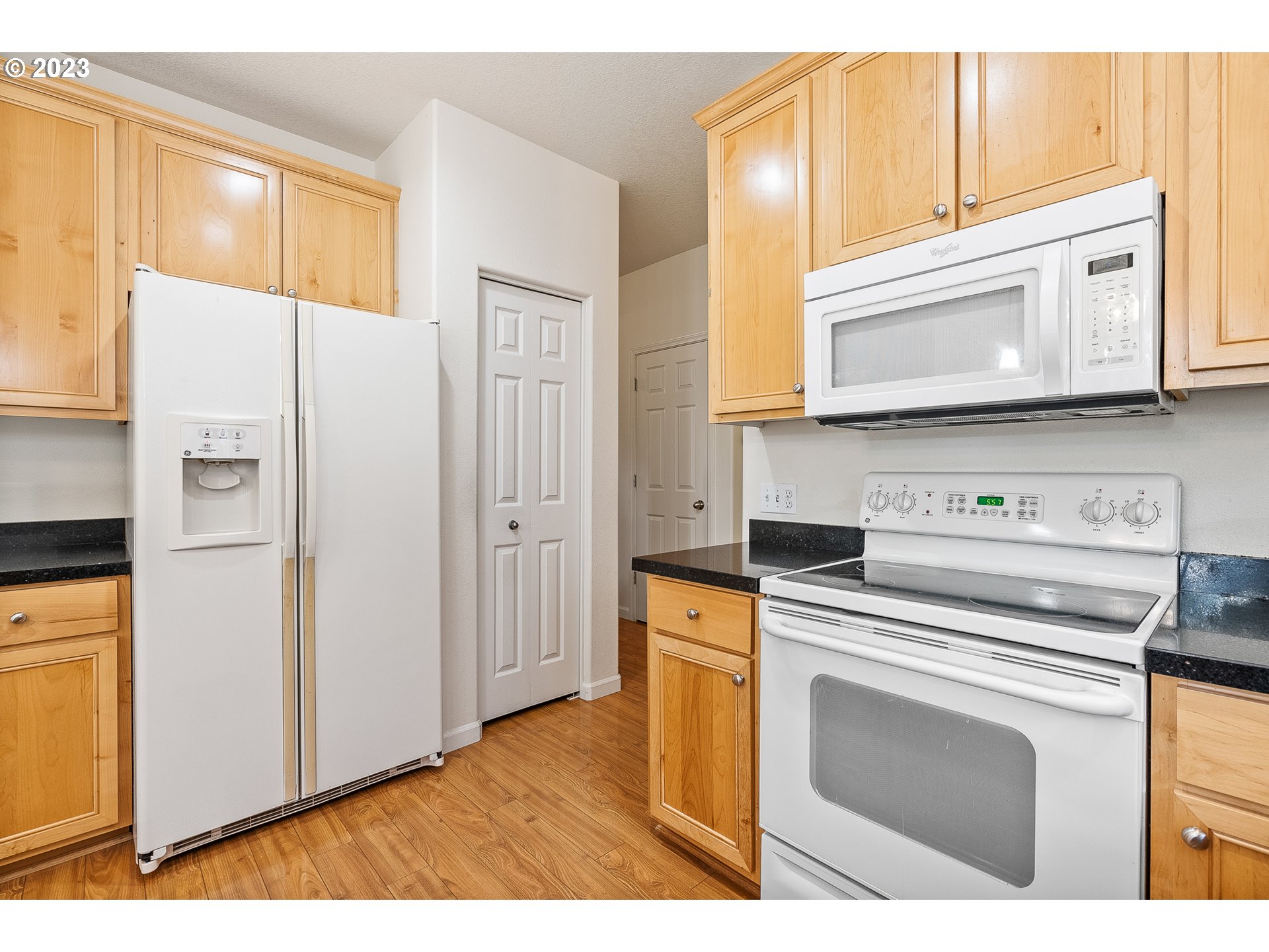 Photo #5: 23387224 Listing 