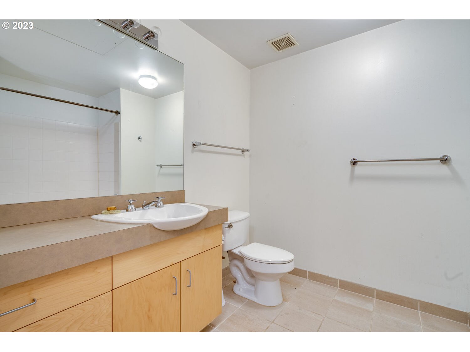 Photo #5: 23391831 Listing 