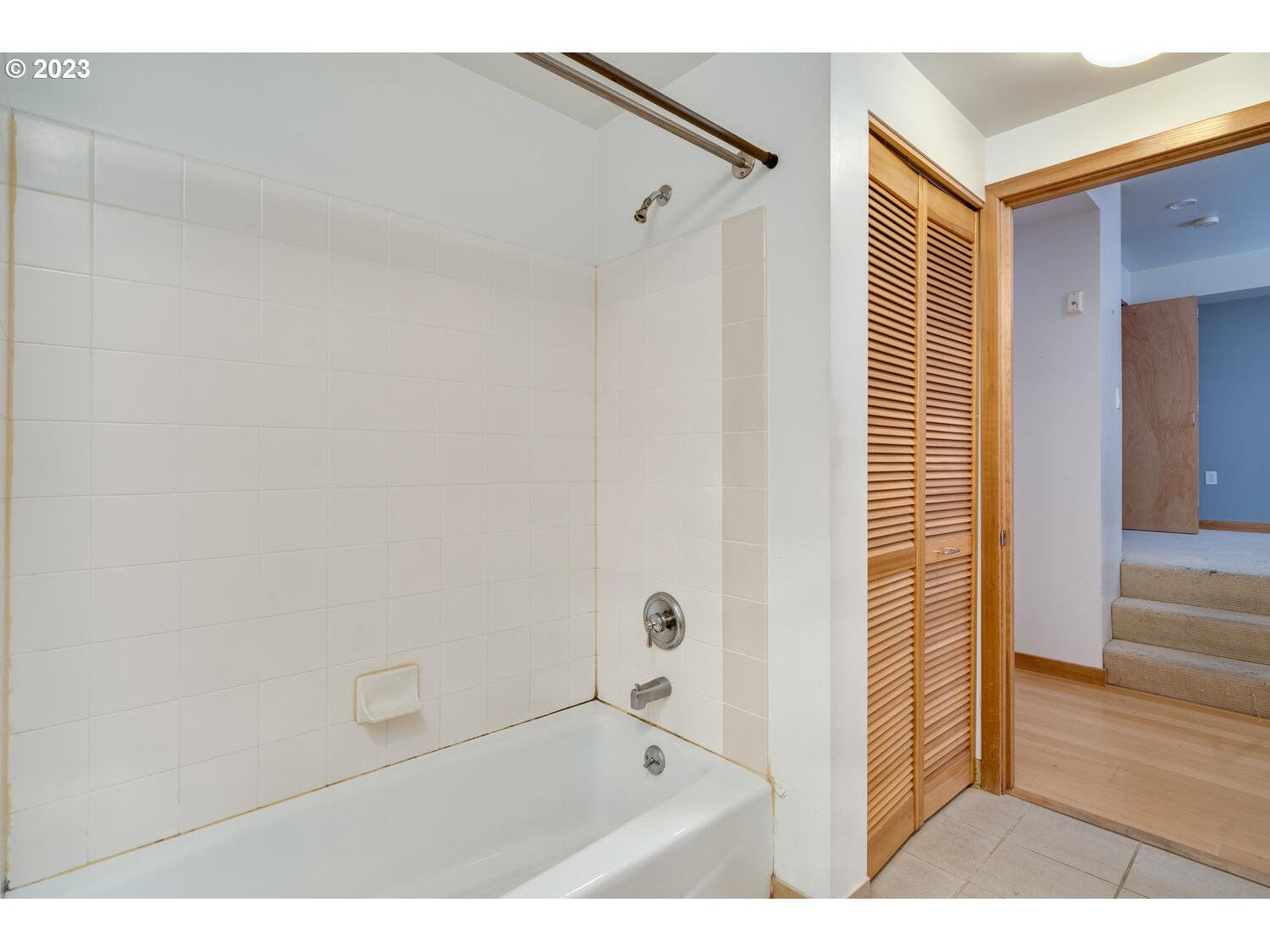 Photo #6: 23391831 Listing 