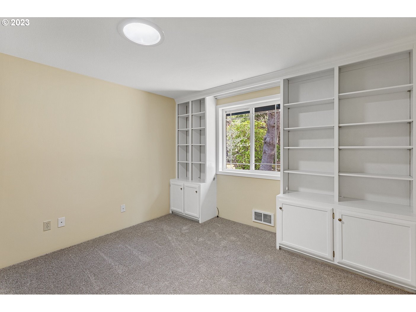 4886 OCEANA DR Florence, OR 97439