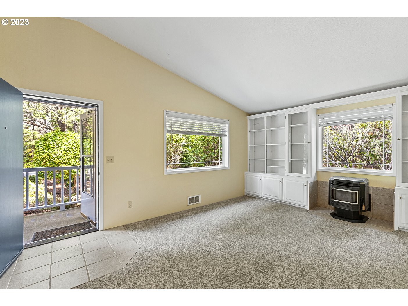 4886 OCEANA DR Florence, OR 97439