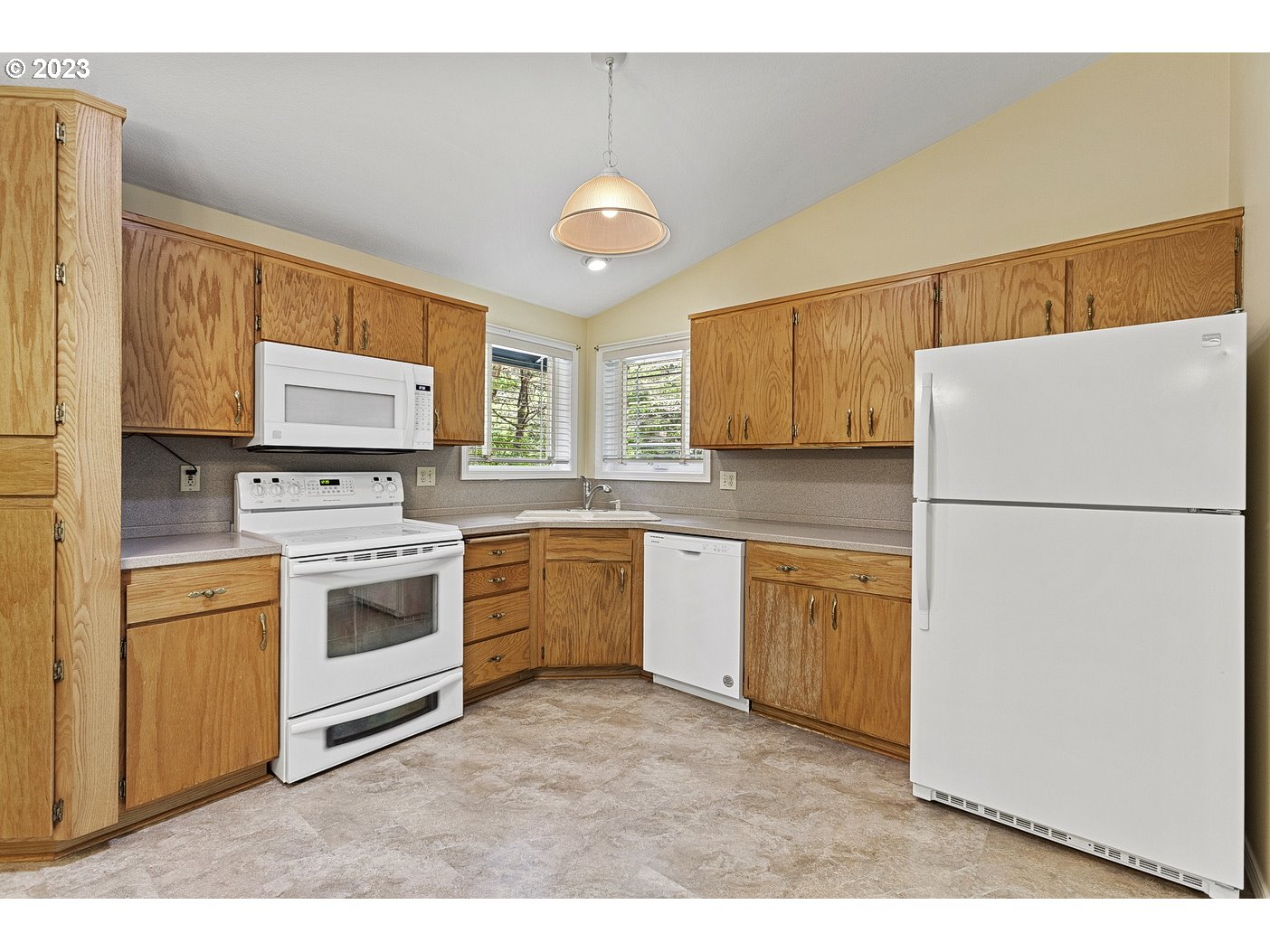 4886 OCEANA DR Florence, OR 97439