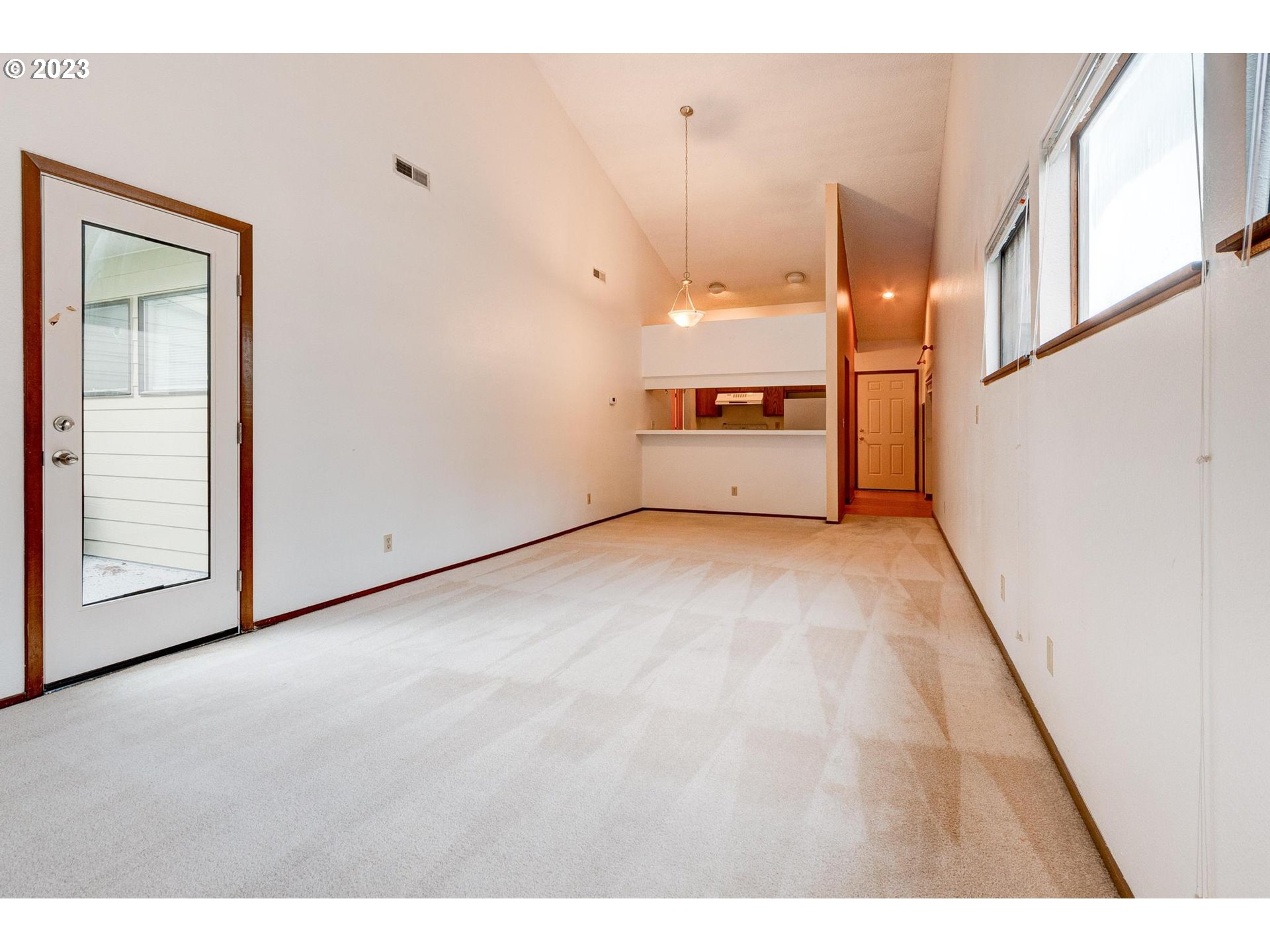 Photo #6: 23393543 Listing 