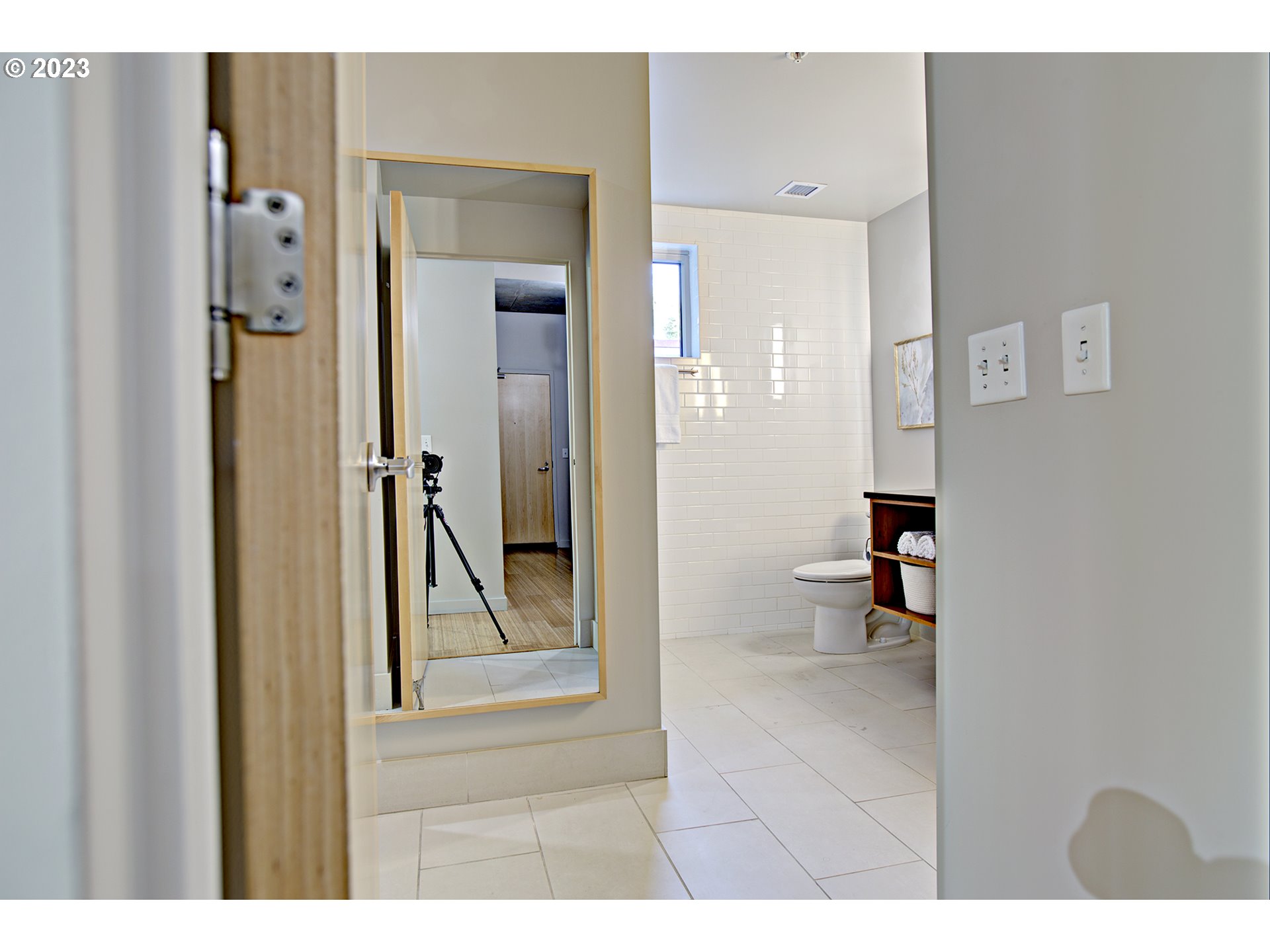 Photo #5: 23394461 Listing 