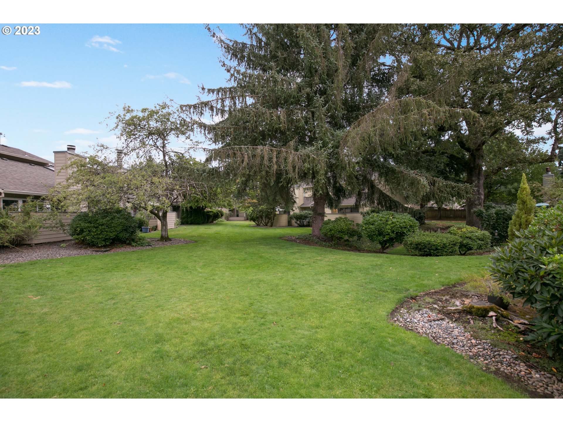 Photo #2: 23405883 Listing 