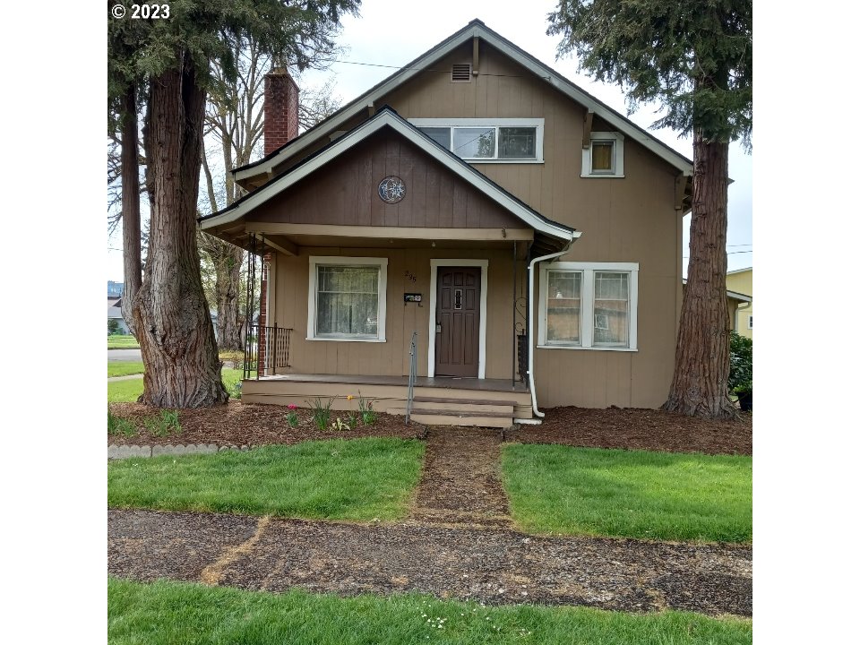 235 S 12TH ST, Cottage Grove, OR 97424