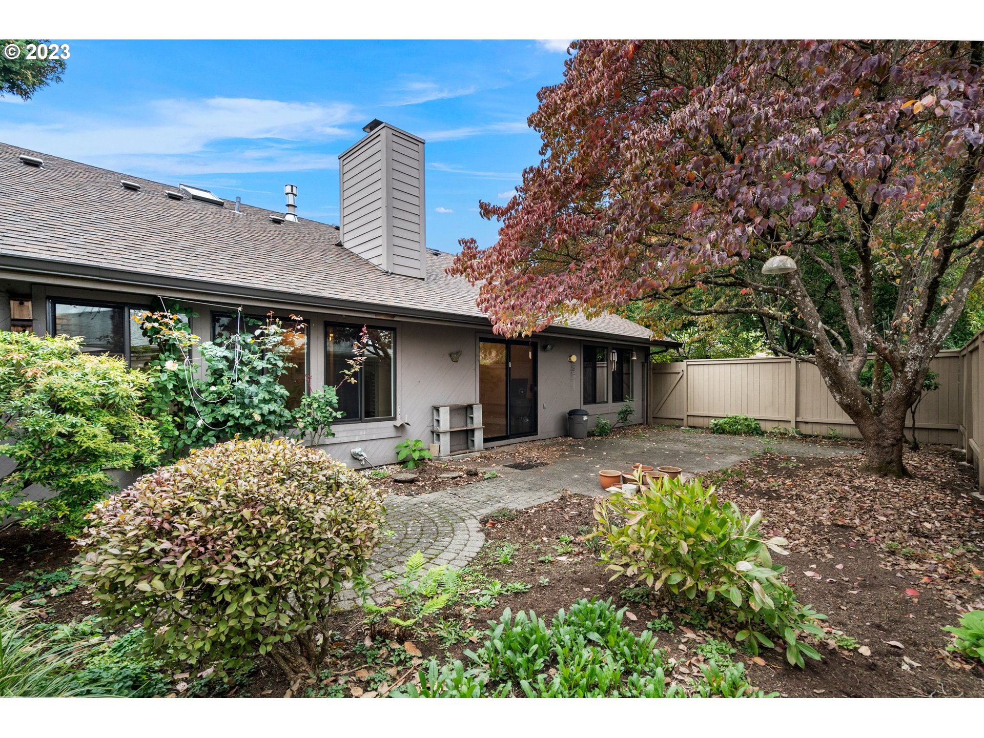 Photo #2: 23411919 Listing 