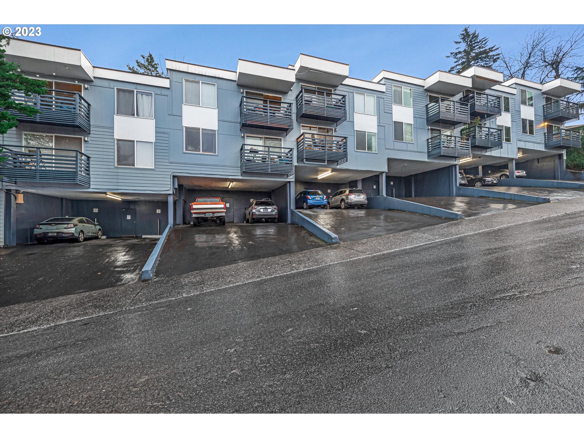 Photo #3: 23412878 Listing 