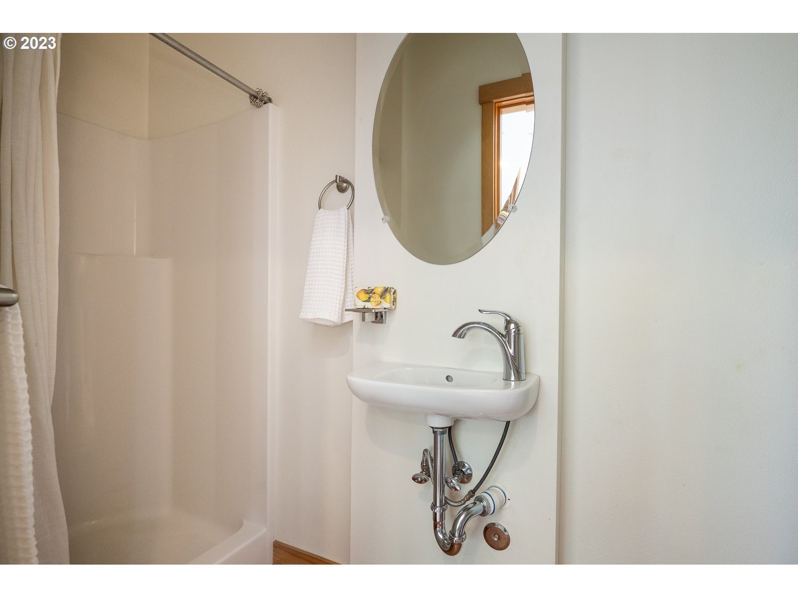 Photo #2: 23413461 Listing 