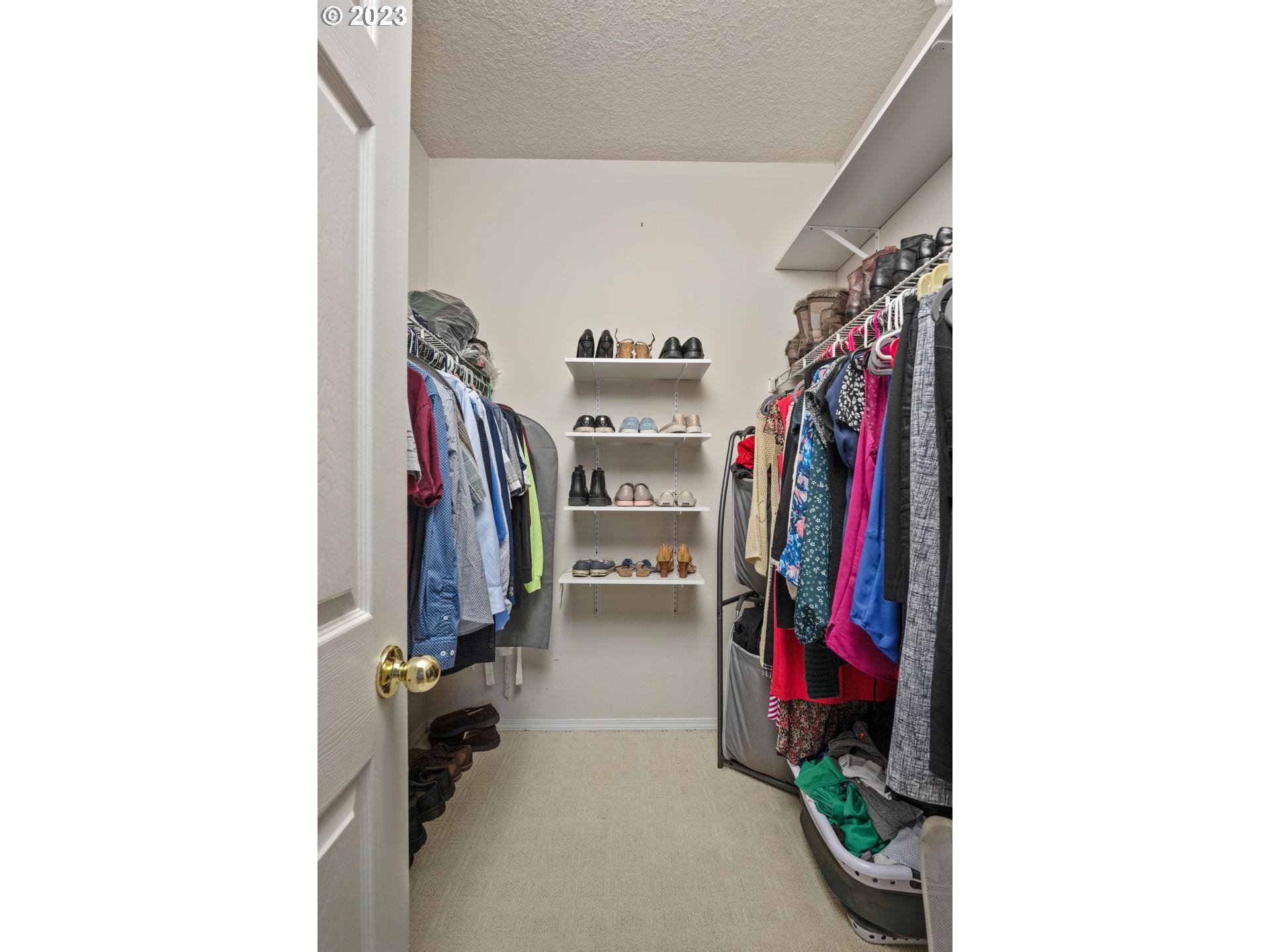 Photo #2: 23415568 Listing 