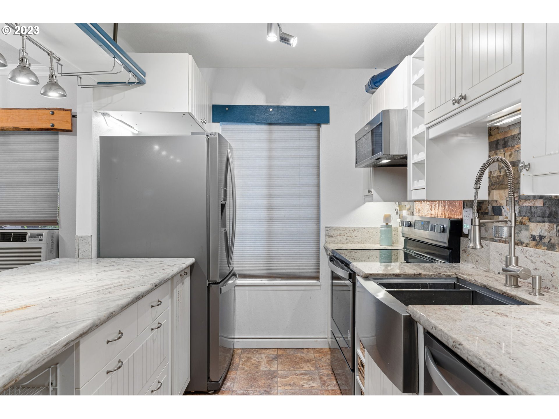 Photo #6: 23416931 Listing 