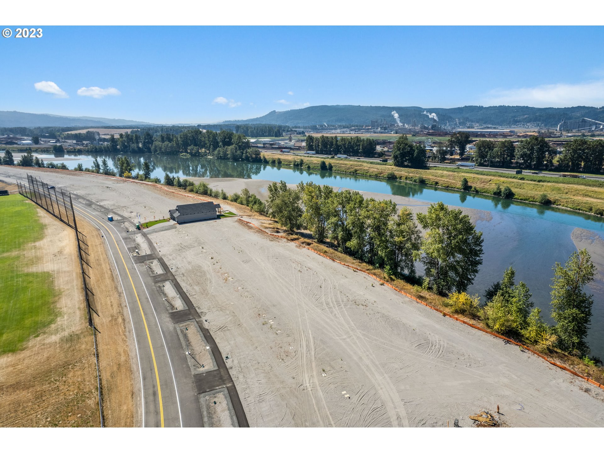 2040 S River Rd, Kelso, WA 98626