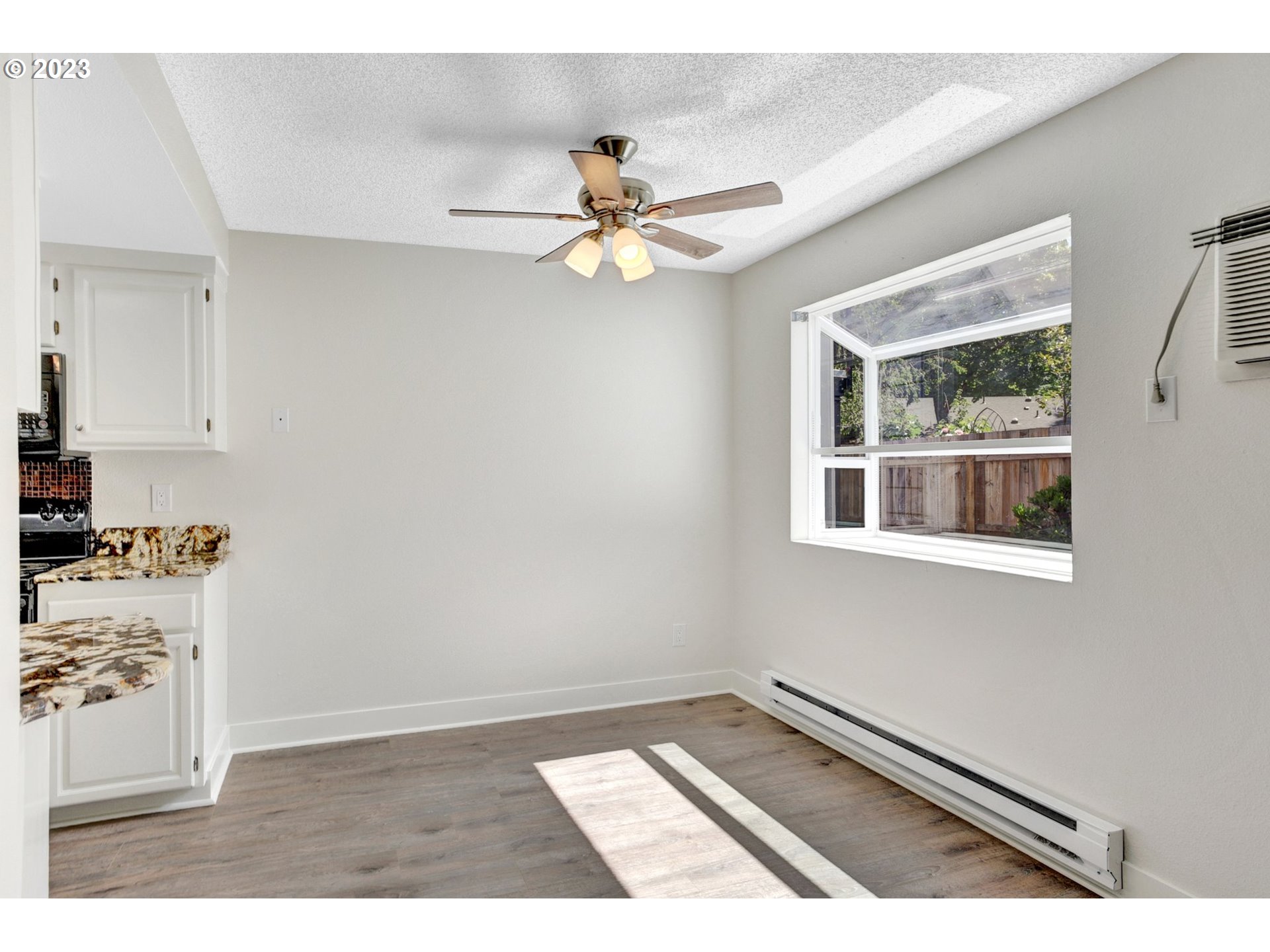 Photo #3: 23419329 Listing 