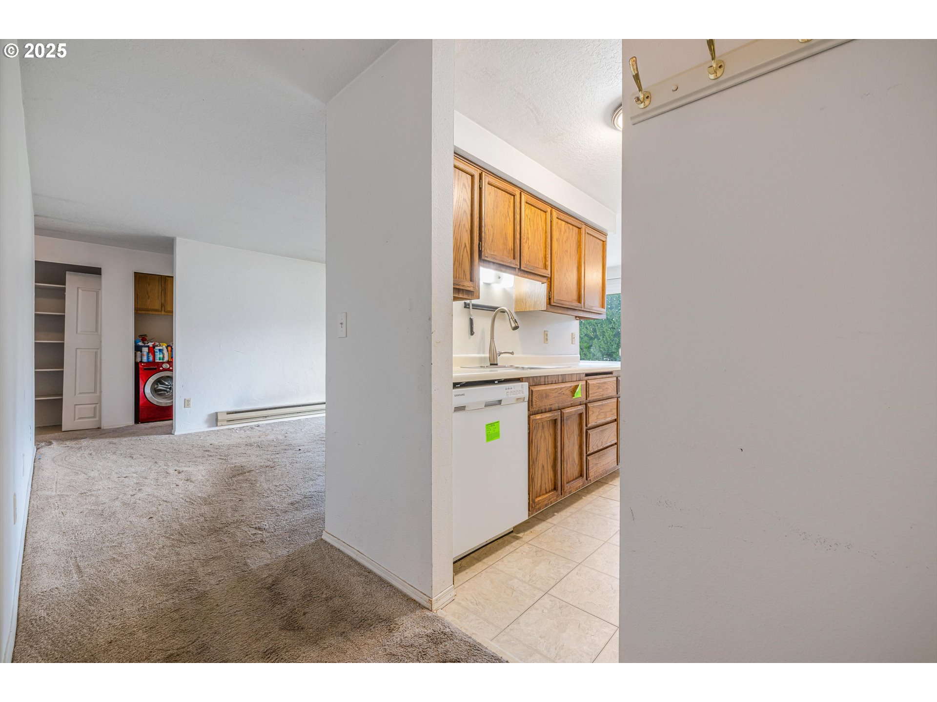 Photo #5: 234208195 Listing: Photo #5