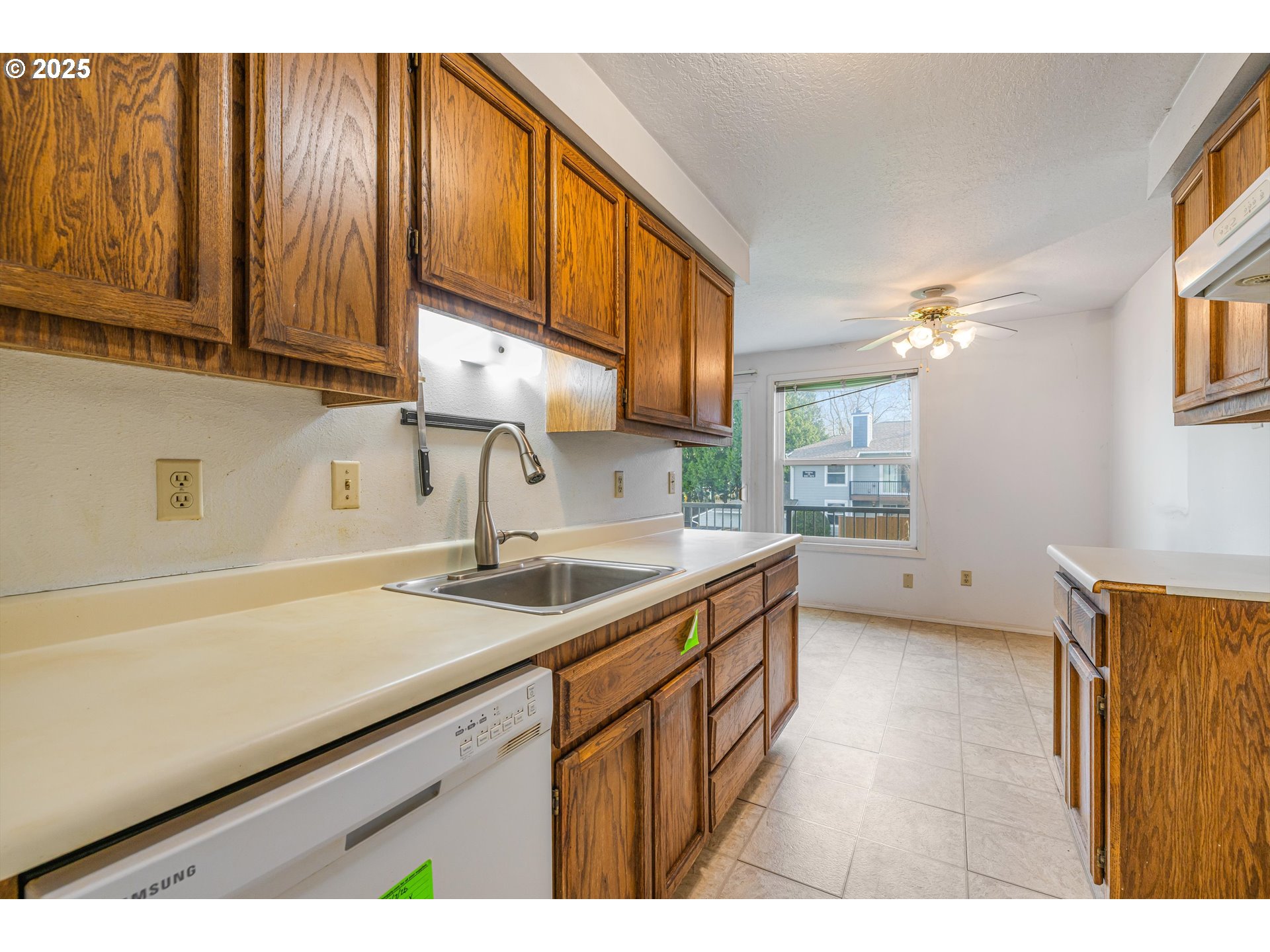 Photo #6: 234208195 Listing: Photo #6