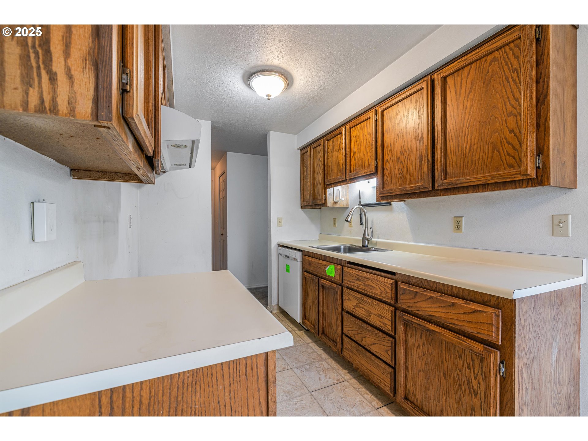 Photo #7: 234208195 Listing: Photo #7