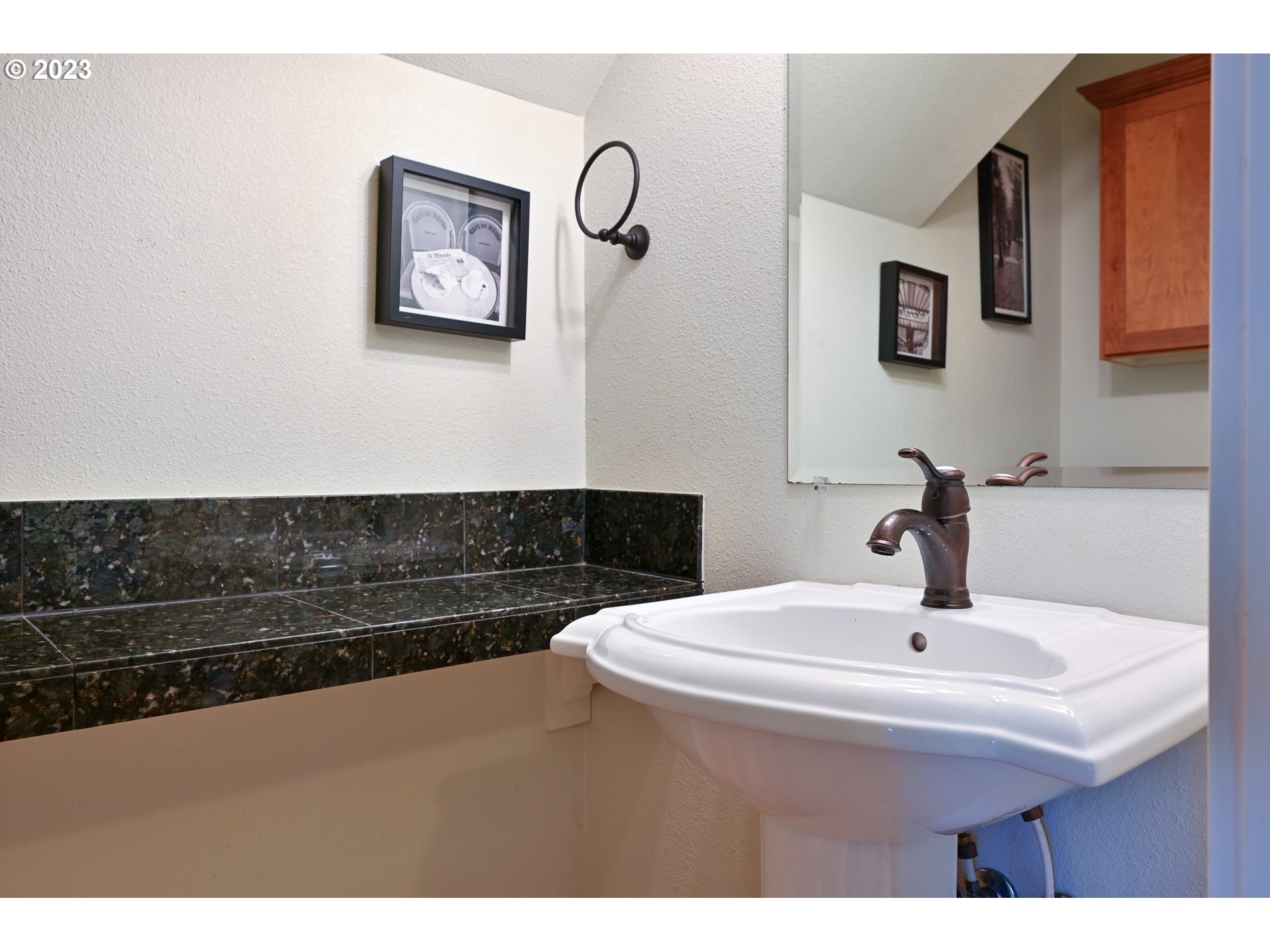 Photo #24: 23422720 Listing 